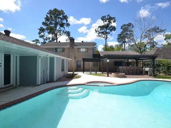 2711 Williamsburg Dr, Dickinson, TX 77539