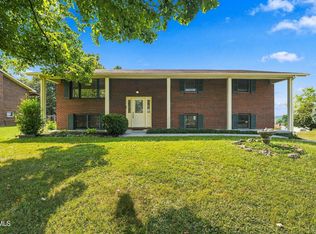 225 Ashley Dr, Bristol, VA 24201