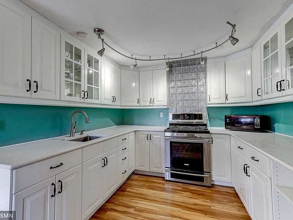 5th image of 19494 4th St NE