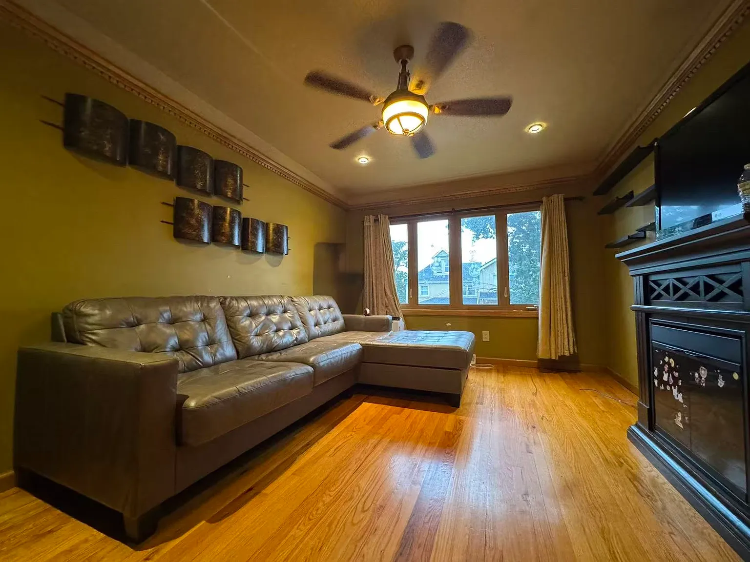 2 bed, $2,500 — Photo 1