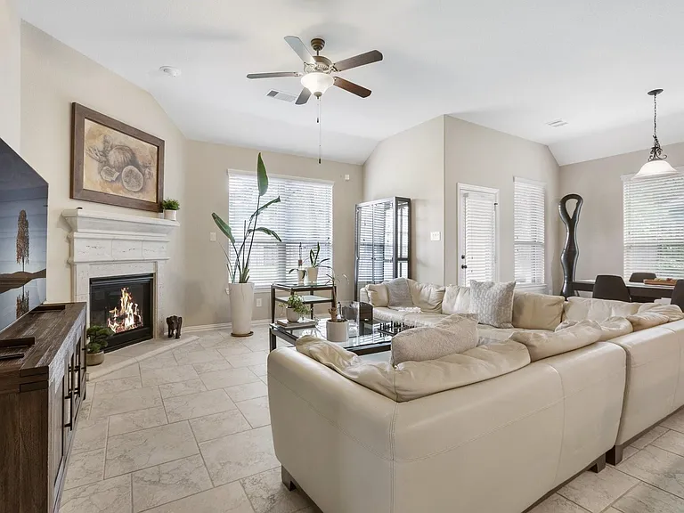 126 S Sawbridge Cir — Photo 5