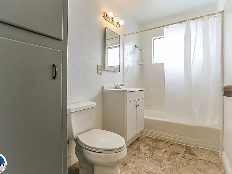284 N Garnet Way — Photo 15