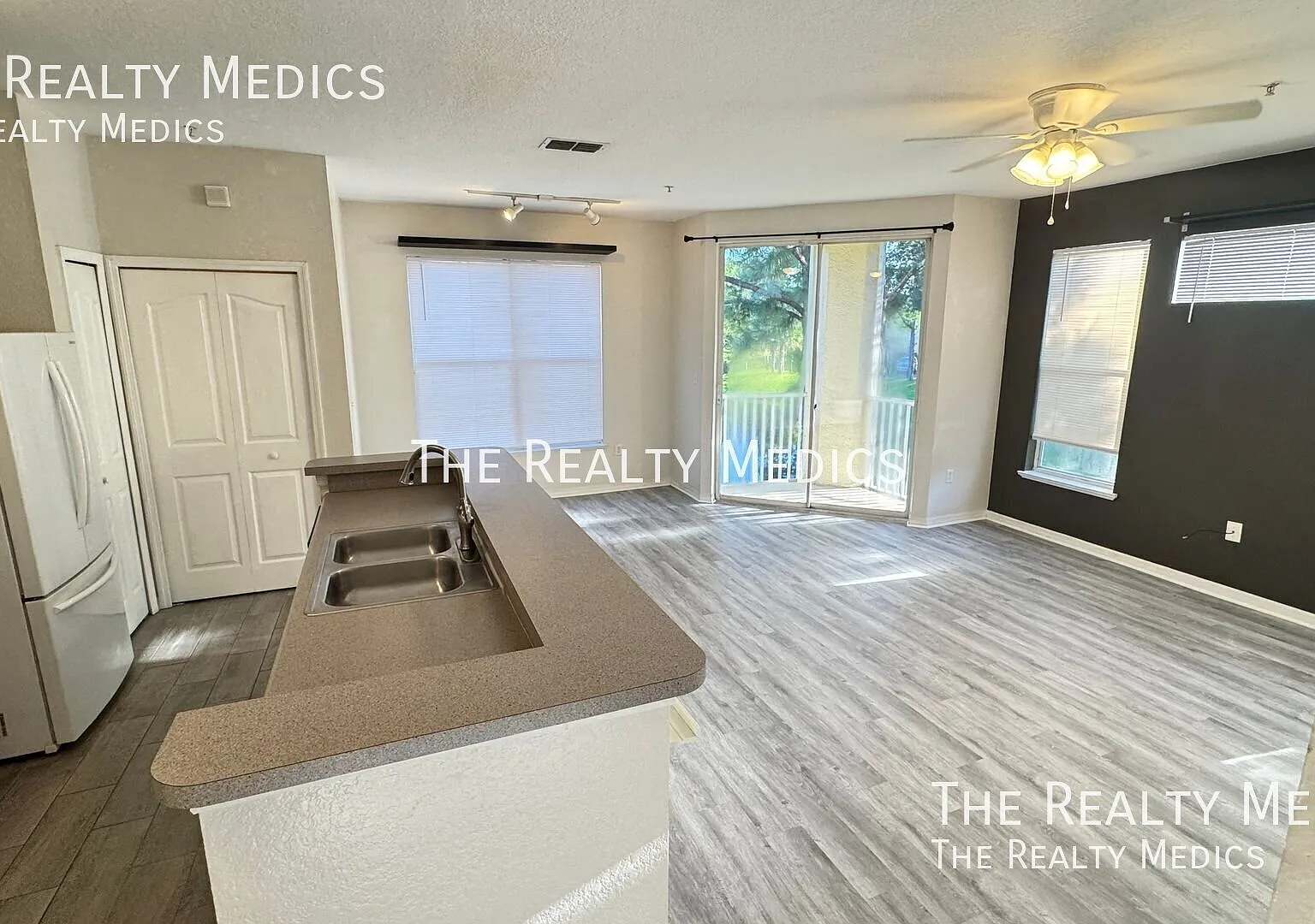Second Floor Legacy Dunes 1/1 Condo Ready for MOVE IN! — Photo 4