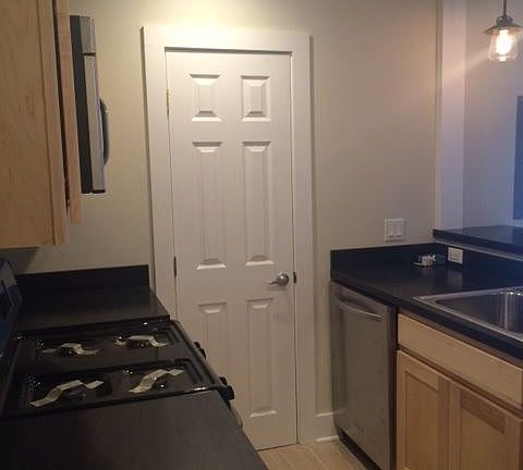 5th image of 625 Church St APT 3