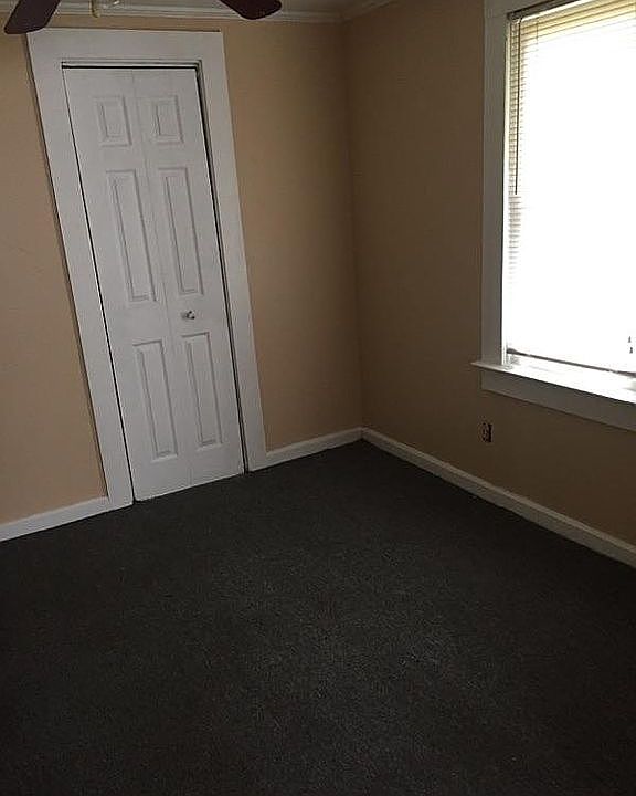 7th image of 112 Jeter St