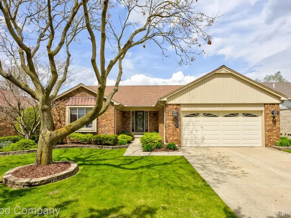 19973 Calumet Dr, Clinton Township, MI 48038