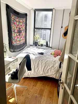 Rented by NY Living Solutions | media 23