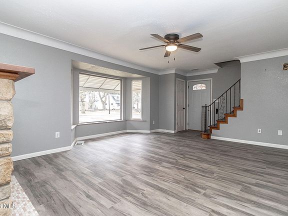 5th image of 2424 Lark Ave