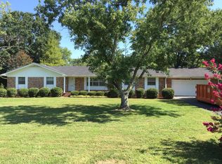1613 Eagle Dr, Hixson, TN 37343