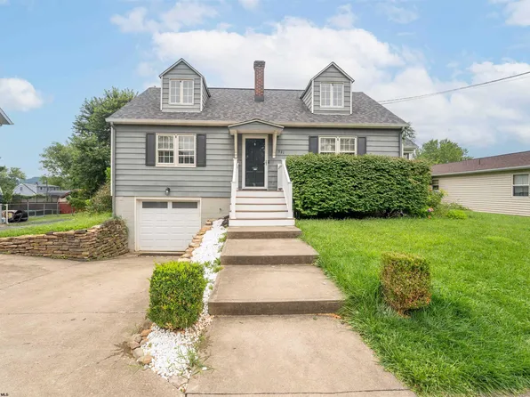 521 Junior Ave, Morgantown, WV 26505