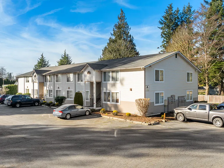 Cedars Apartments & Daffodil Court Townhomes — Photo 11