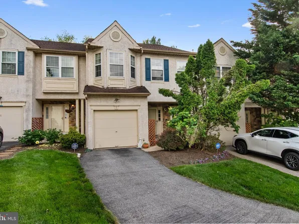 9 Plum Ct, Lafayette Hill, PA 19444