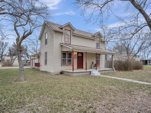 300 E Knott St, Hesston, KS 67062