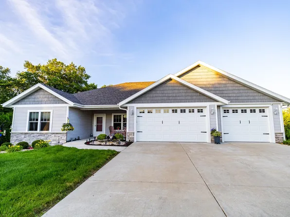 660 Lake View Ave, Merrimac, WI 53561