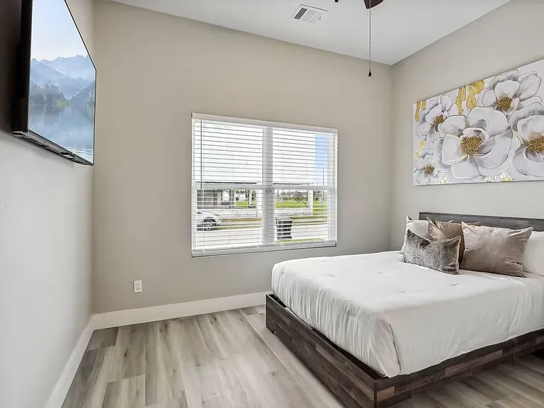 2502 Sam Wilson St — Photo 10