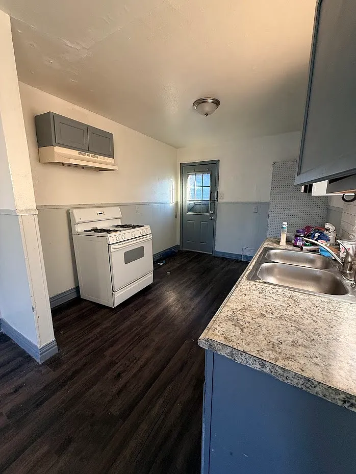 3106 Christie St. — Photo 3