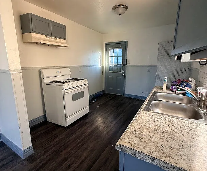 3106 Christie St — Photo 3