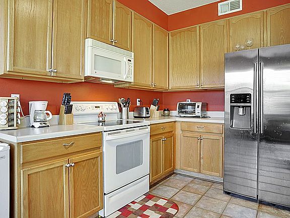 5th image of 18080 Lake Vista Dr
