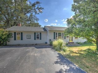 6061 Verona Dr, Decatur, IL 62521