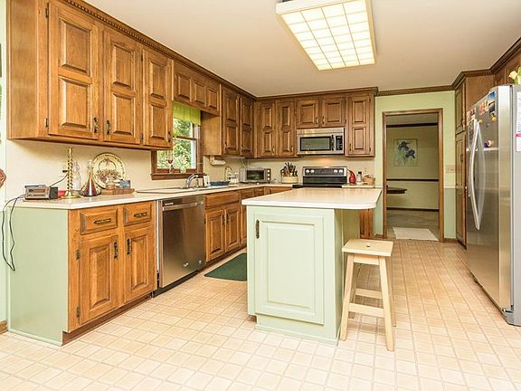 4th image of 2568 Oak Village Pl NE