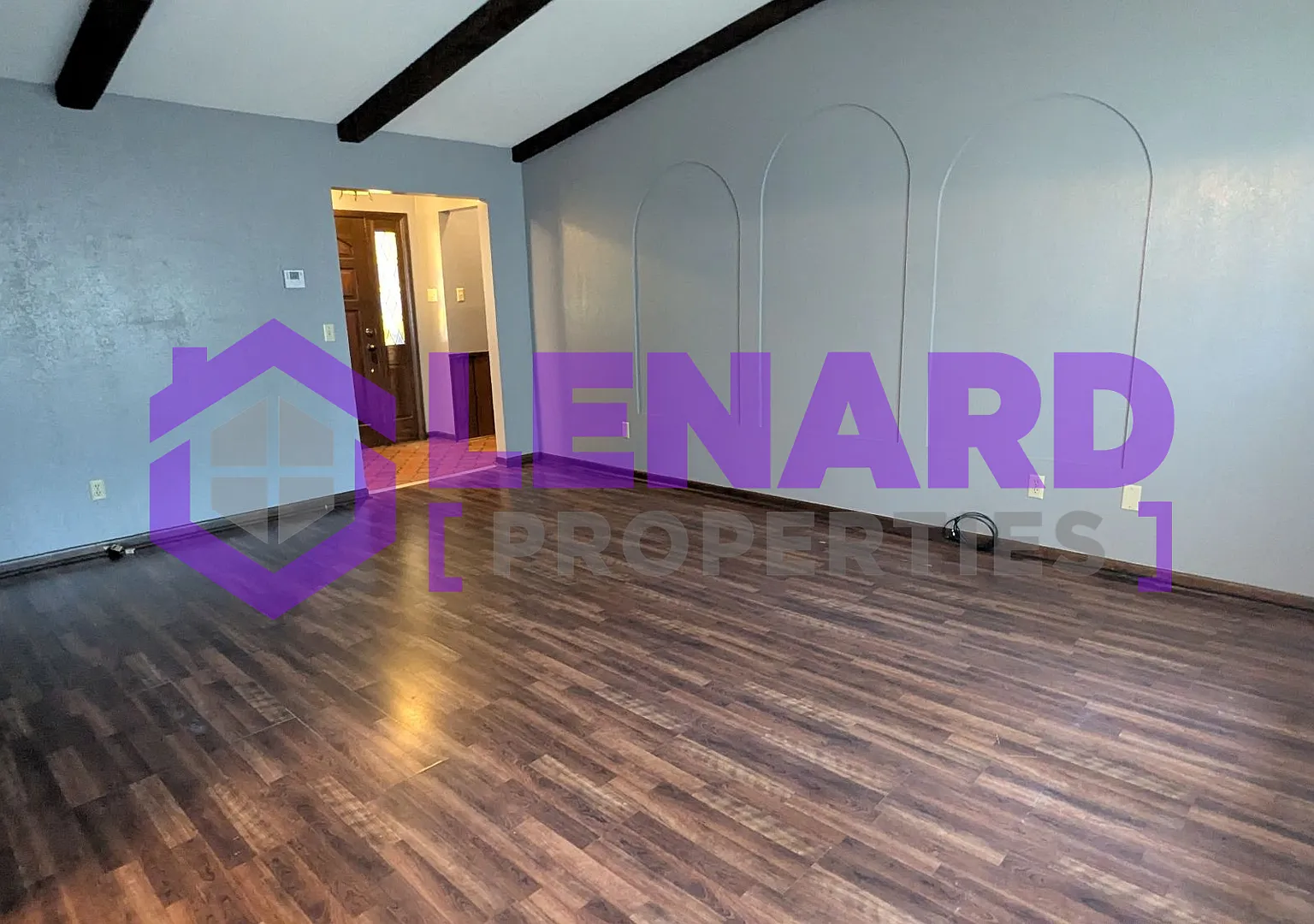 4 Bedroom Home! — Photo 3
