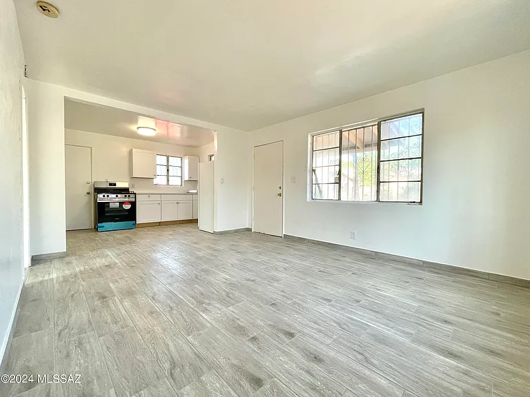 3830 E 2nd St #8 — Photo 3