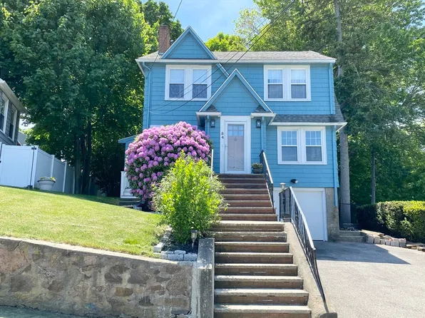 54 Hilltop St, Quincy, MA 02169