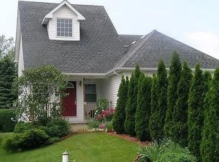 9419 2nd Ave, Cary, IL 60013