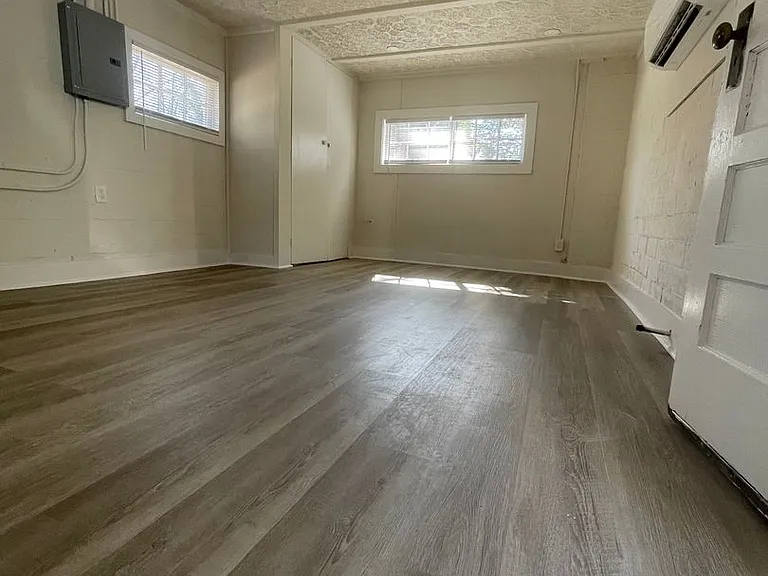 2062 Prince Ave — Photo 16