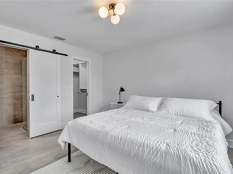 15180 Lyneburg Ave — Photo 20