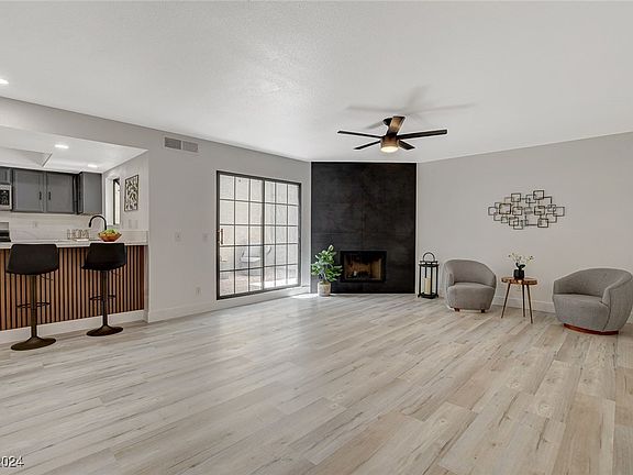 3rd image of 4936 Vivaldi Dr