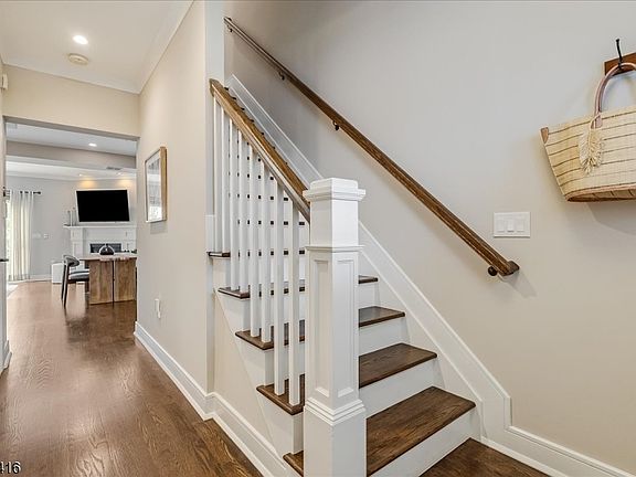 4th image of 6 Clover Court