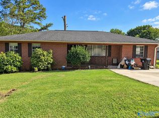 1111 Mountainbrook Dr, Gadsden, AL 35901