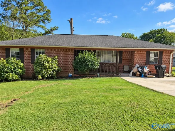 1111 Mountainbrook Dr, Gadsden, AL 35901