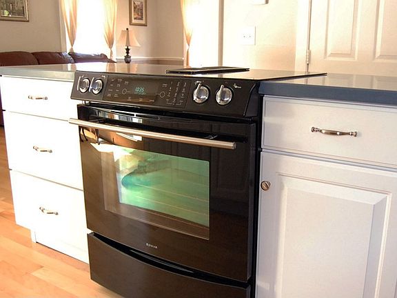 The kitchen island with the Jenn Air downdraft range