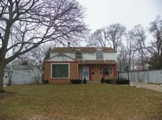 1354 Lincoln Ct, Beloit, WI 53511