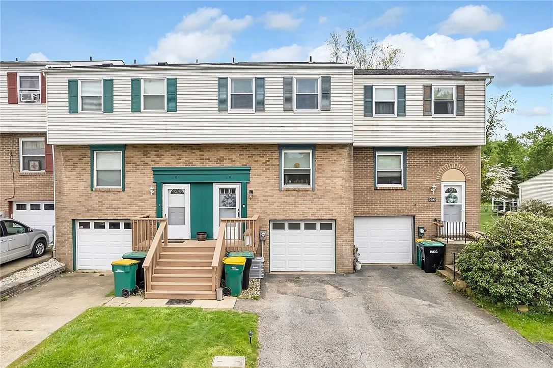 3095 Camberly Dr photo 1