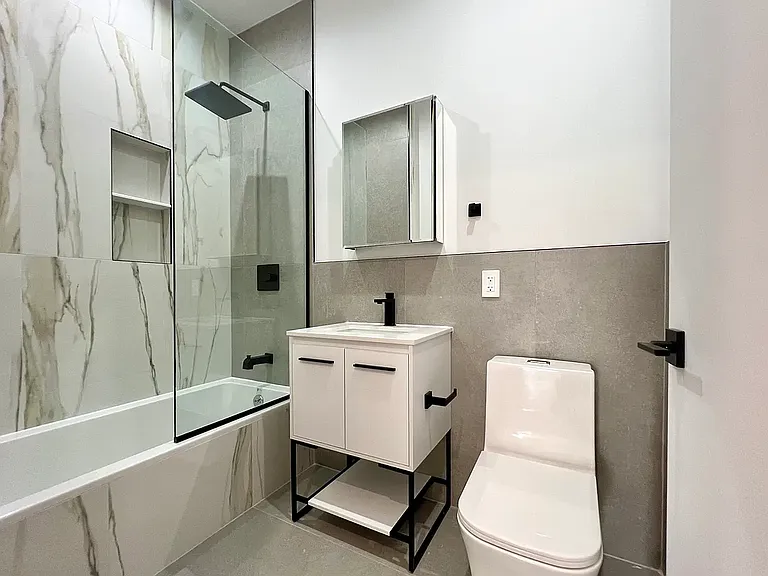 27-10 Crescent St #1F — Photo 10