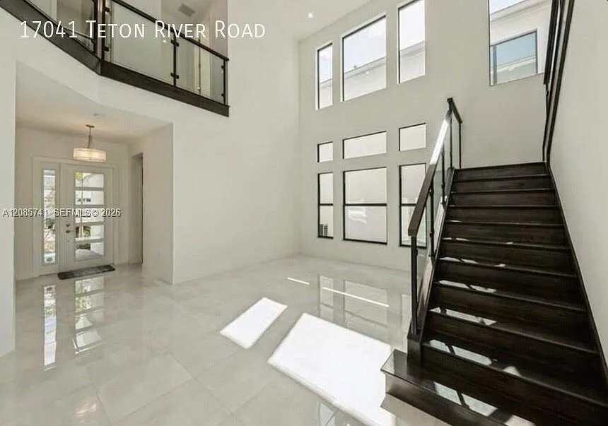 17041 Teton River Road — Photo 2