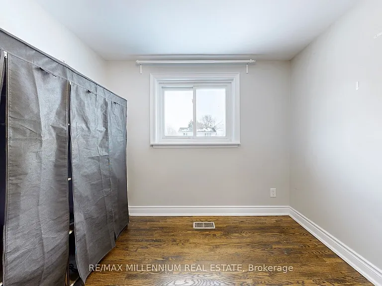 80 Rainier Sq #UPPER — Photo 35