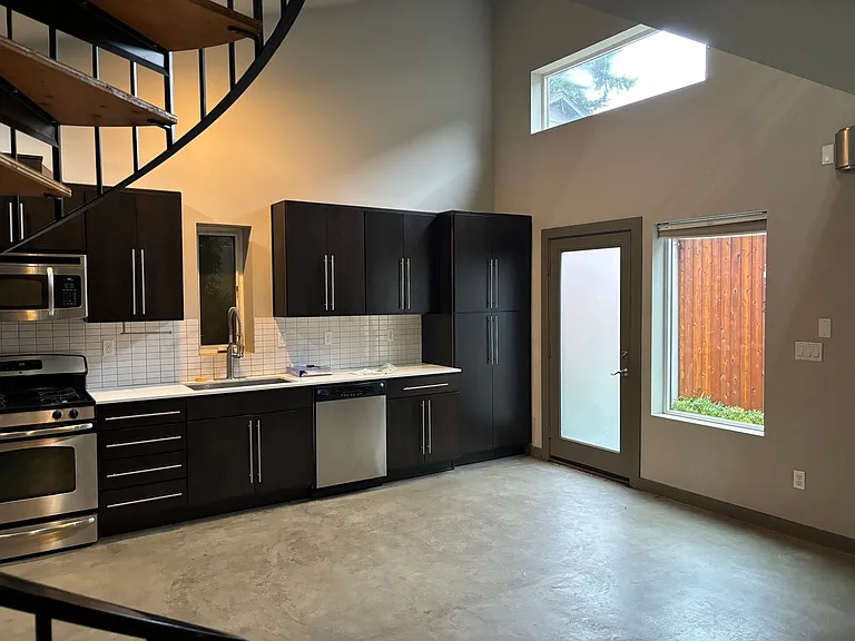 2415 S Norman St — Photo 2