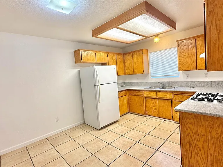 822 S Irwin St #A — Photo 5