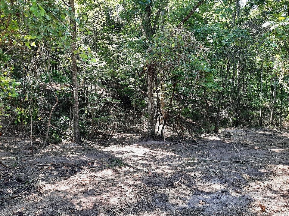 2nd image of 7 Harris Rd #8