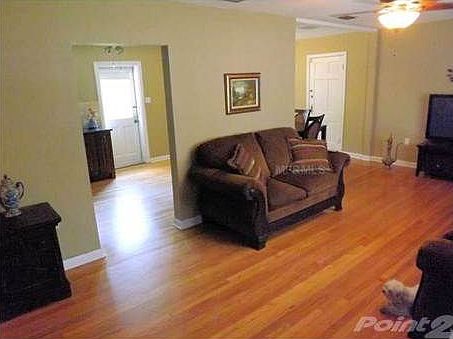 5th image of 1403 E Elm St