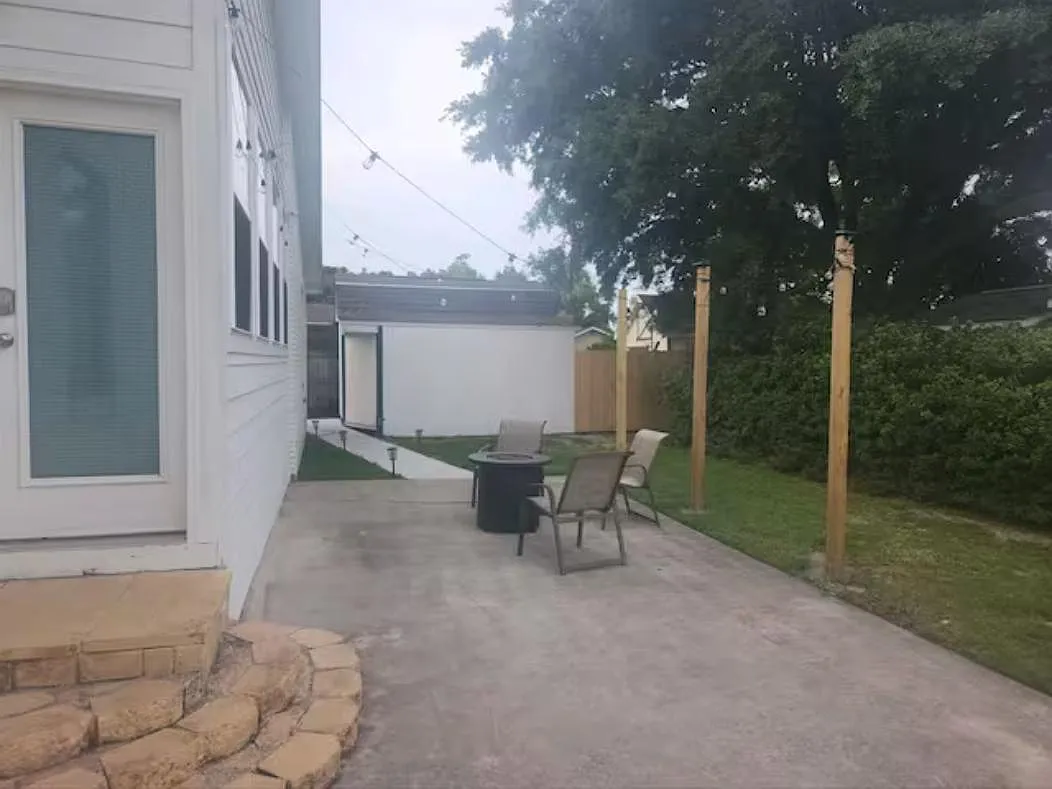 1 bed, 900 sqft, $1,525 — Photo 1