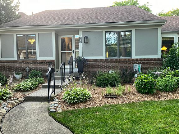 3rd image of 6325 Greenway Dr SE