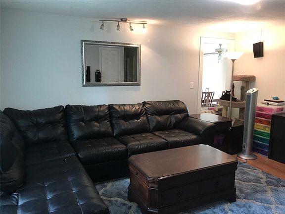 5th image of 2867 Pine Ave