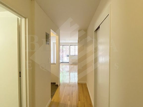 5th image of 157 E 85th St APT 2C