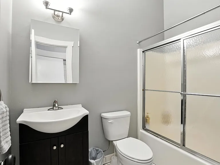 492 N Thomas St — Photo 33