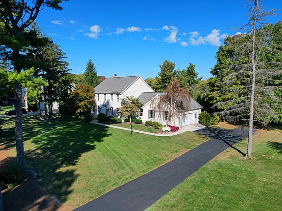 3rd image of 4597 E Island Pines Dr